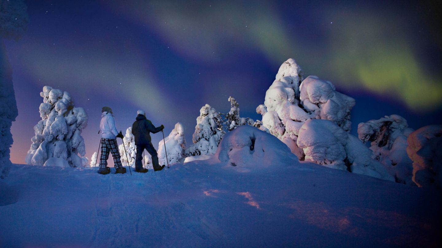 Northern Lights Finland, snowshoeing